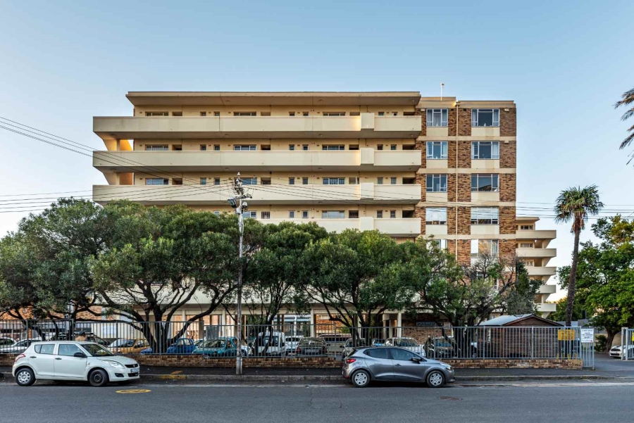 To Let 1 Bedroom Property for Rent in Gardens Western Cape